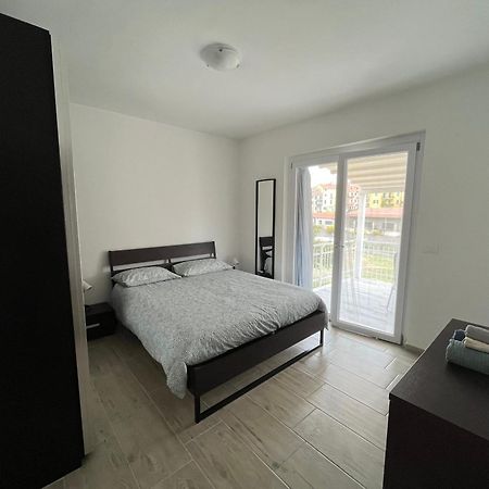 Il Gattino Di Porto - Apt 5 - Bilocale Terrazzo Piscina Imperia Exterior foto