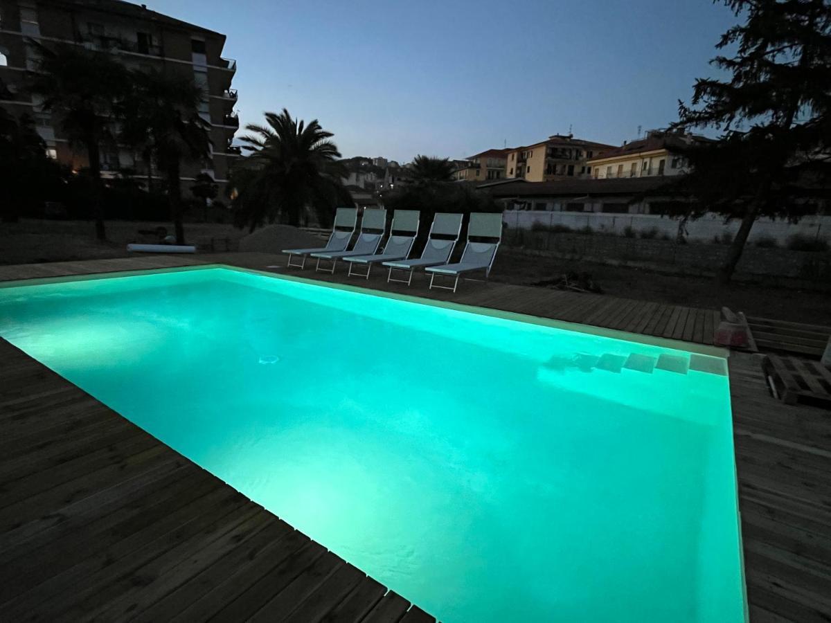Il Gattino Di Porto - Apt 5 - Bilocale Terrazzo Piscina Imperia Exterior foto