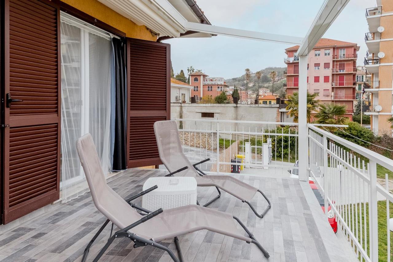 Il Gattino Di Porto - Apt 5 - Bilocale Terrazzo Piscina Imperia Exterior foto